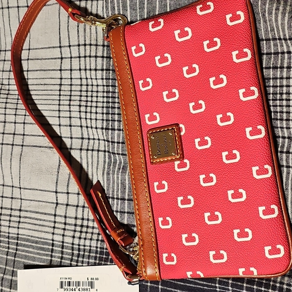 NWT Dooney & Bourke “C” wristlet